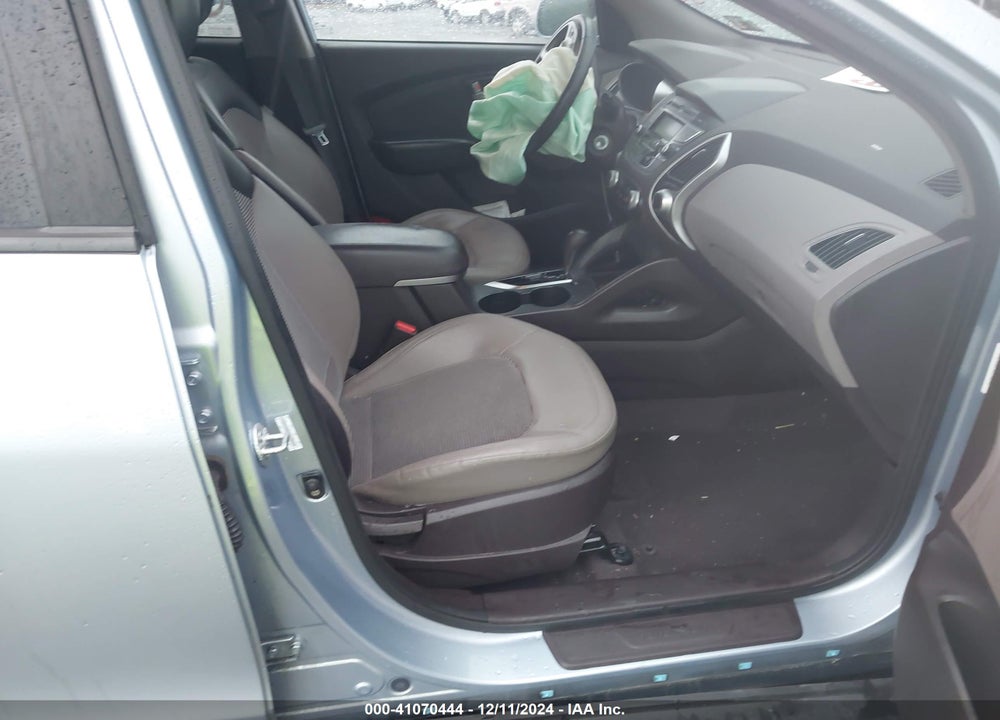 2011 HYUNDAI TUCSON GLS VIN: KM8JU3AC2BU198235