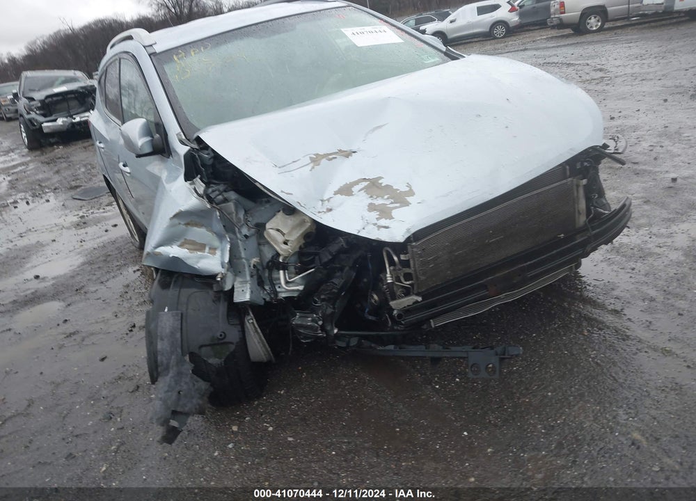 2011 HYUNDAI TUCSON GLS VIN: KM8JU3AC2BU198235