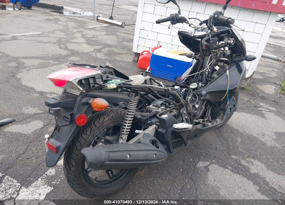 2013 HONDA PCX 150 VIN: MLHKF1216D5005521