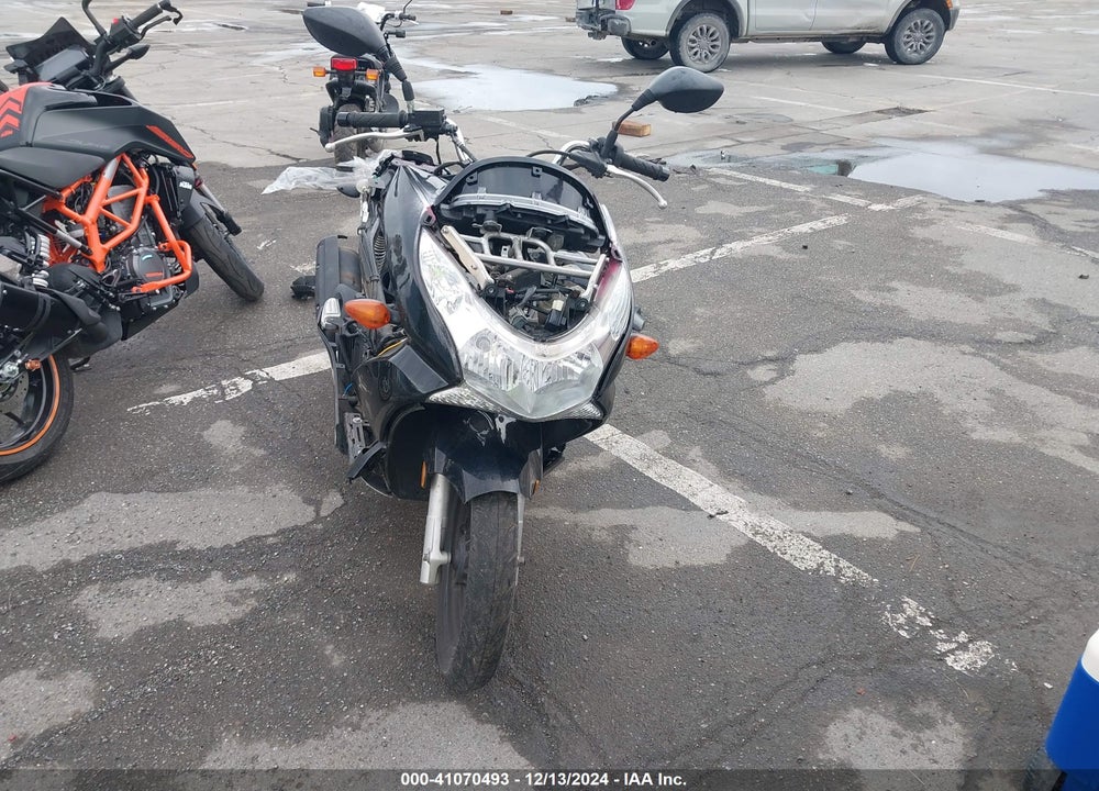 2013 HONDA PCX 150 VIN: MLHKF1216D5005521