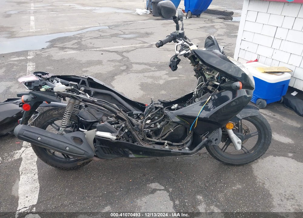 2013 HONDA PCX 150 VIN: MLHKF1216D5005521