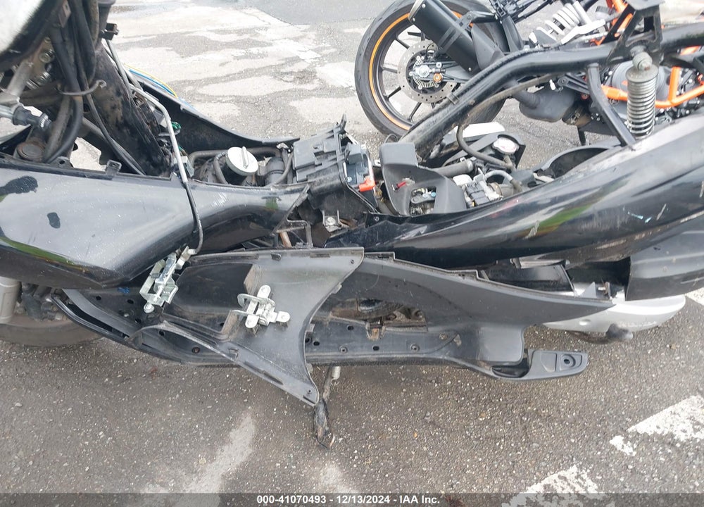 2013 HONDA PCX 150 VIN: MLHKF1216D5005521