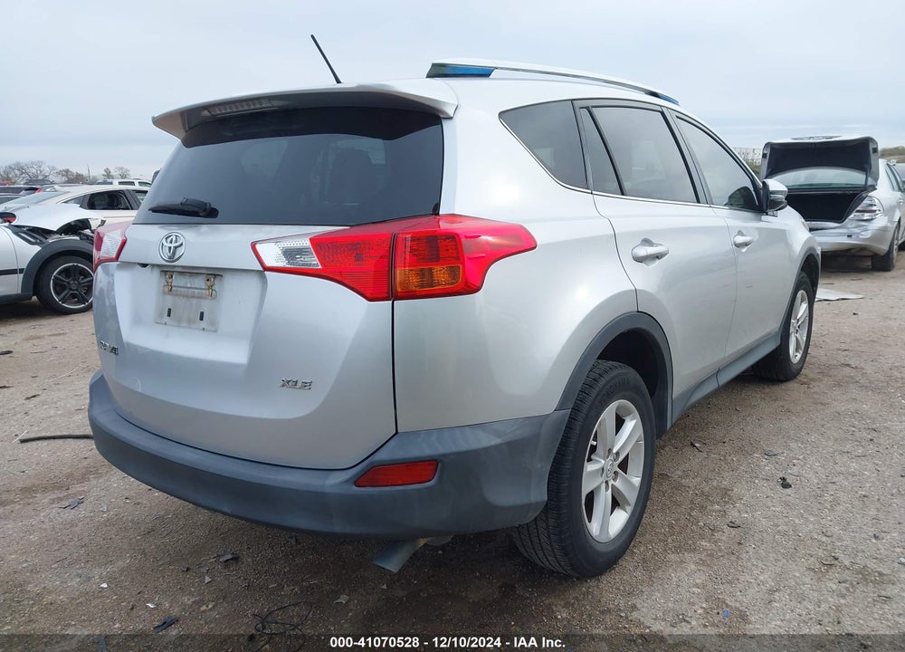 2013 TOYOTA RAV4 XLE VIN: JTMWFREV1D5015682