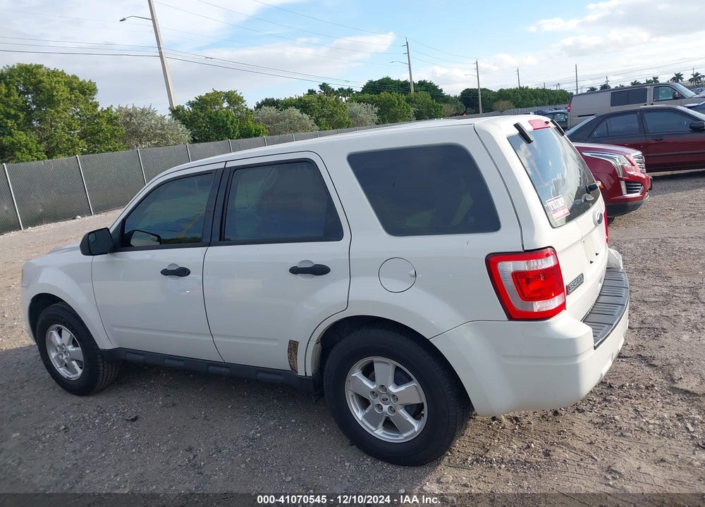 2011 FORD ESCAPE XLS VIN: 1FMCU0C79BKB73982