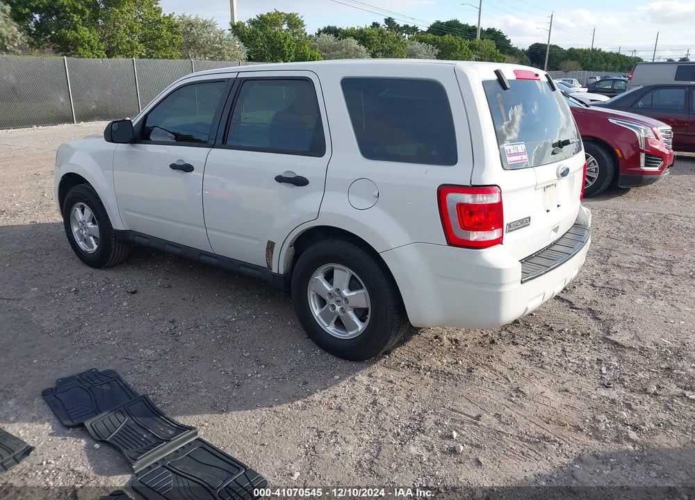 2011 FORD ESCAPE XLS VIN: 1FMCU0C79BKB73982