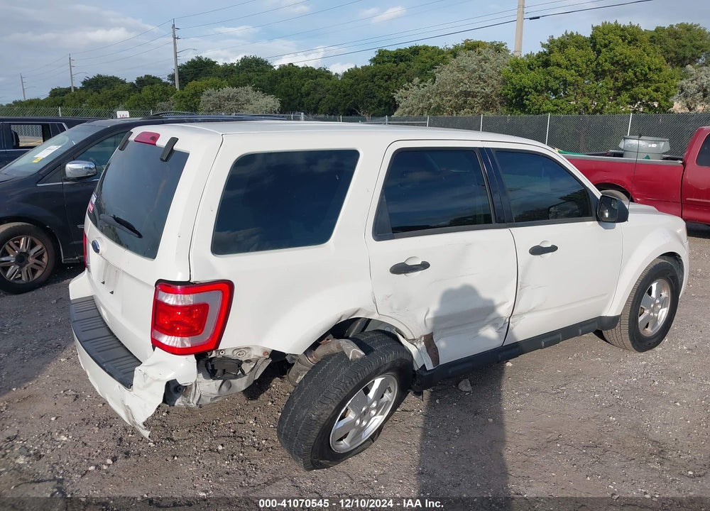 2011 FORD ESCAPE XLS VIN: 1FMCU0C79BKB73982