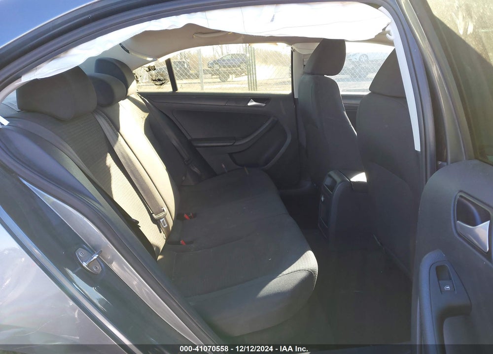 2015 VOLKSWAGEN JETTA 2.0L S VIN: 3VW2K7AJ9FM357098