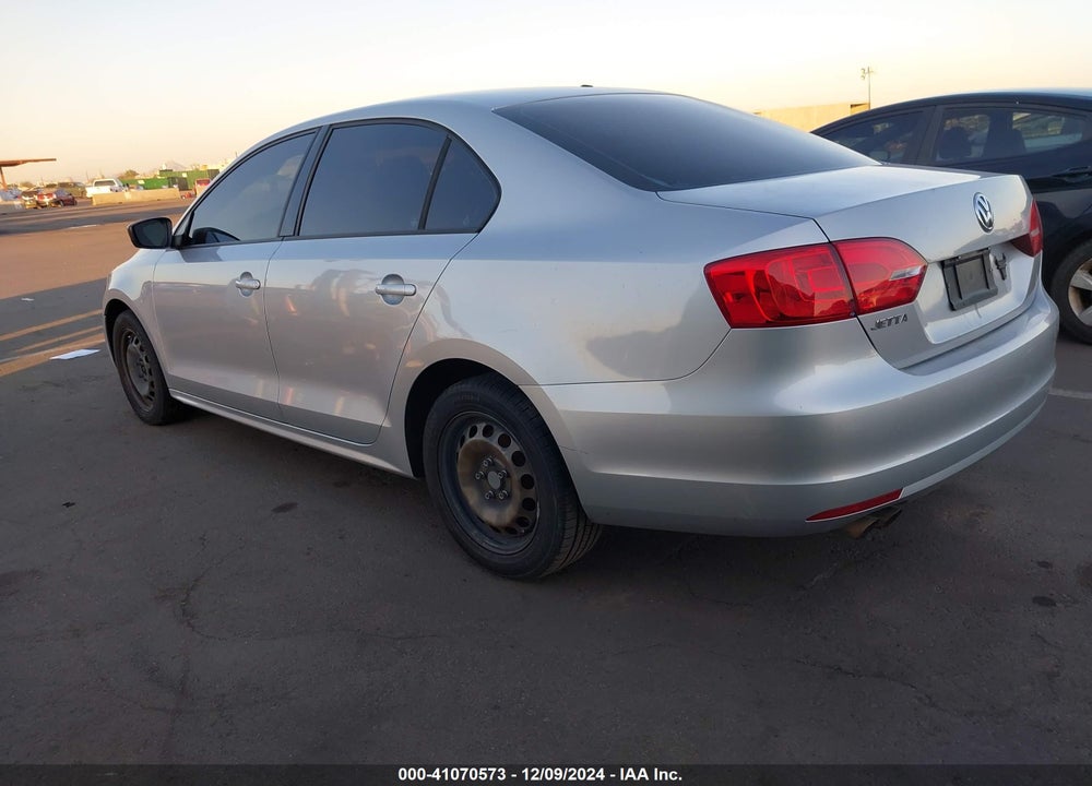 2011 VOLKSWAGEN JETTA 2.0L S VIN: 3VW2K7AJXBM379671