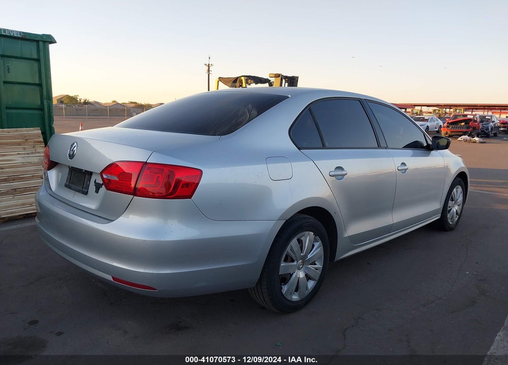 2011 VOLKSWAGEN JETTA 2.0L S VIN: 3VW2K7AJXBM379671