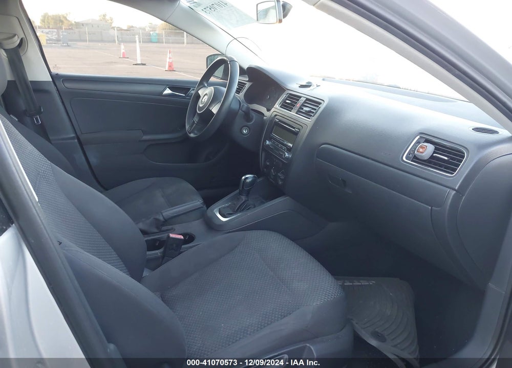 2011 VOLKSWAGEN JETTA 2.0L S VIN: 3VW2K7AJXBM379671