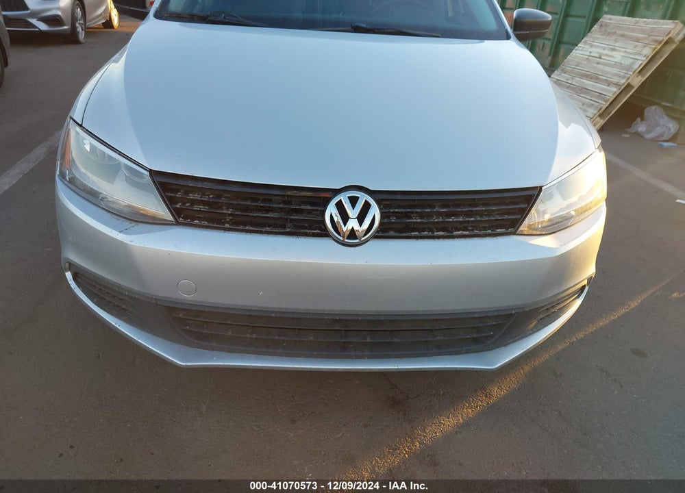 2011 VOLKSWAGEN JETTA 2.0L S VIN: 3VW2K7AJXBM379671