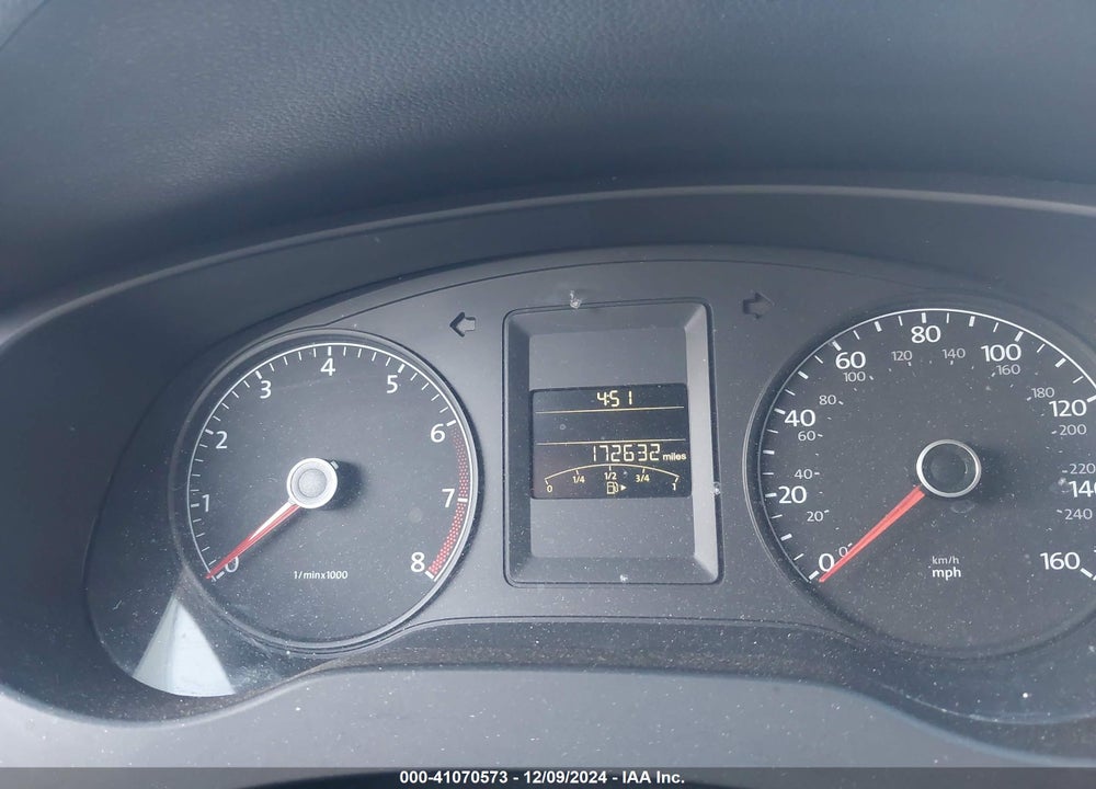 2011 VOLKSWAGEN JETTA 2.0L S VIN: 3VW2K7AJXBM379671