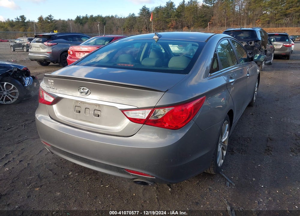 2013 HYUNDAI SONATA SE VIN: 5NPEC4AC1DH621463