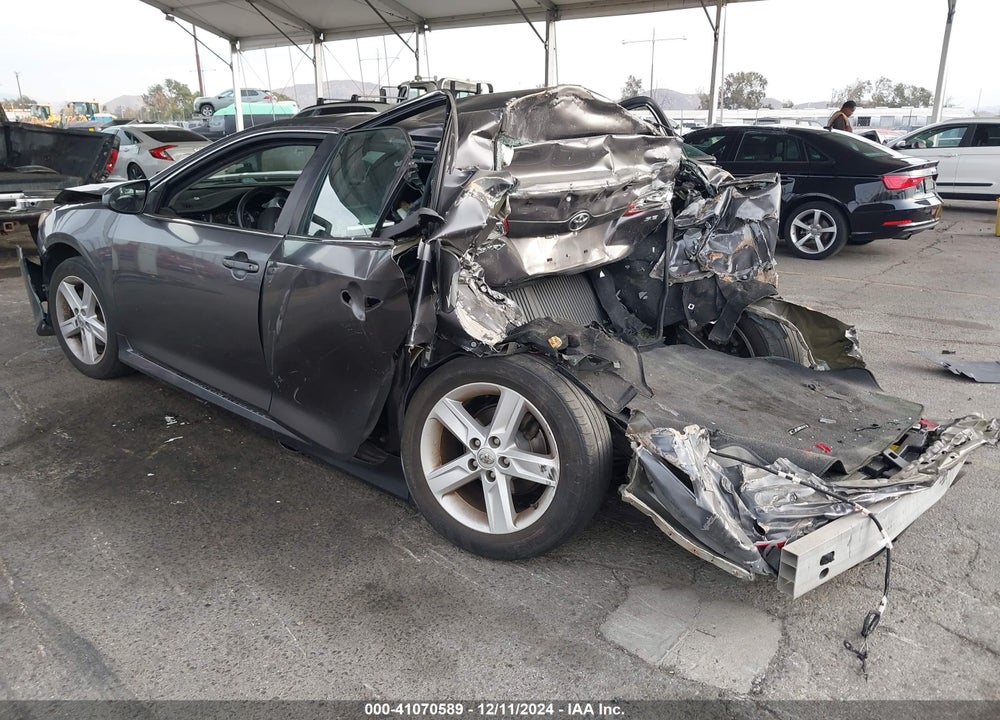 2014 TOYOTA CAMRY SE VIN: 4T1BF1FK2EU441324