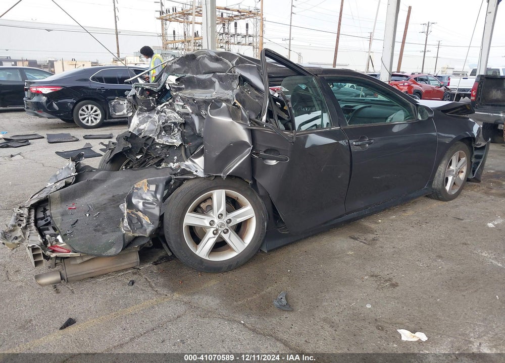 2014 TOYOTA CAMRY SE VIN: 4T1BF1FK2EU441324