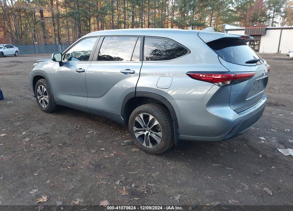 2023 TOYOTA HIGHLANDER XLE VIN: 5TDKDRBH2PS029477