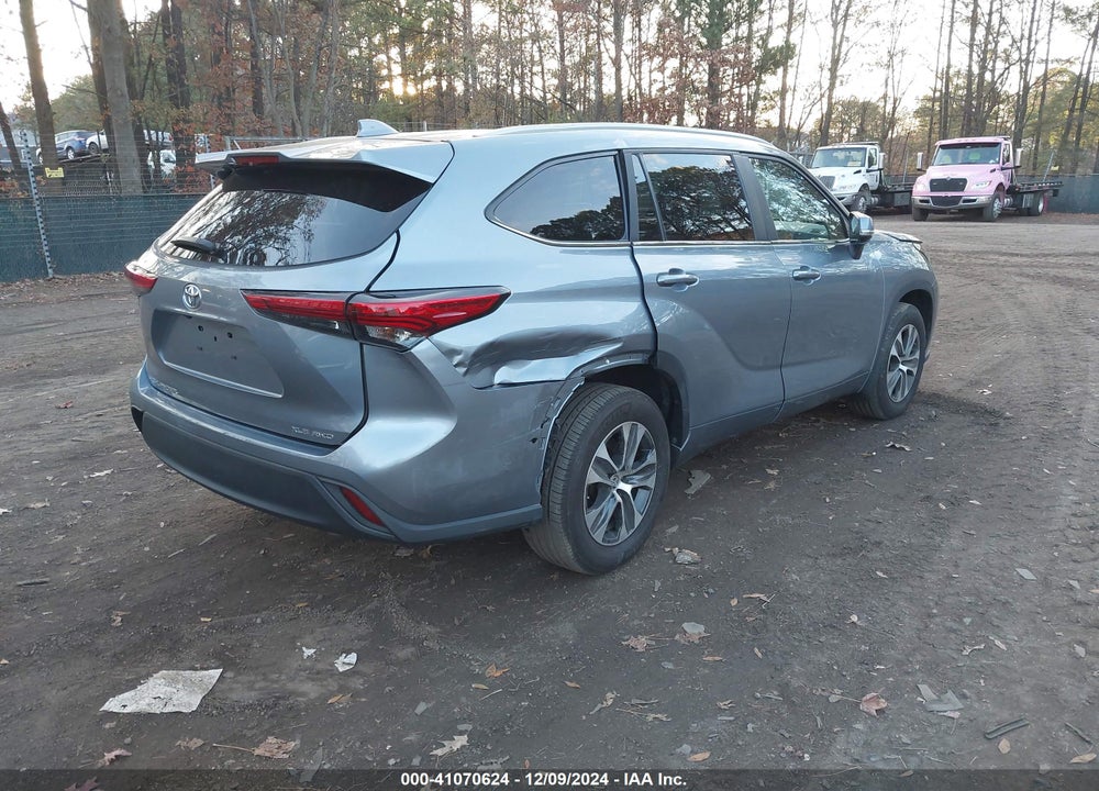 2023 TOYOTA HIGHLANDER XLE VIN: 5TDKDRBH2PS029477