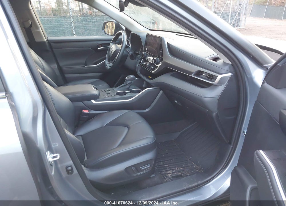 2023 TOYOTA HIGHLANDER XLE VIN: 5TDKDRBH2PS029477