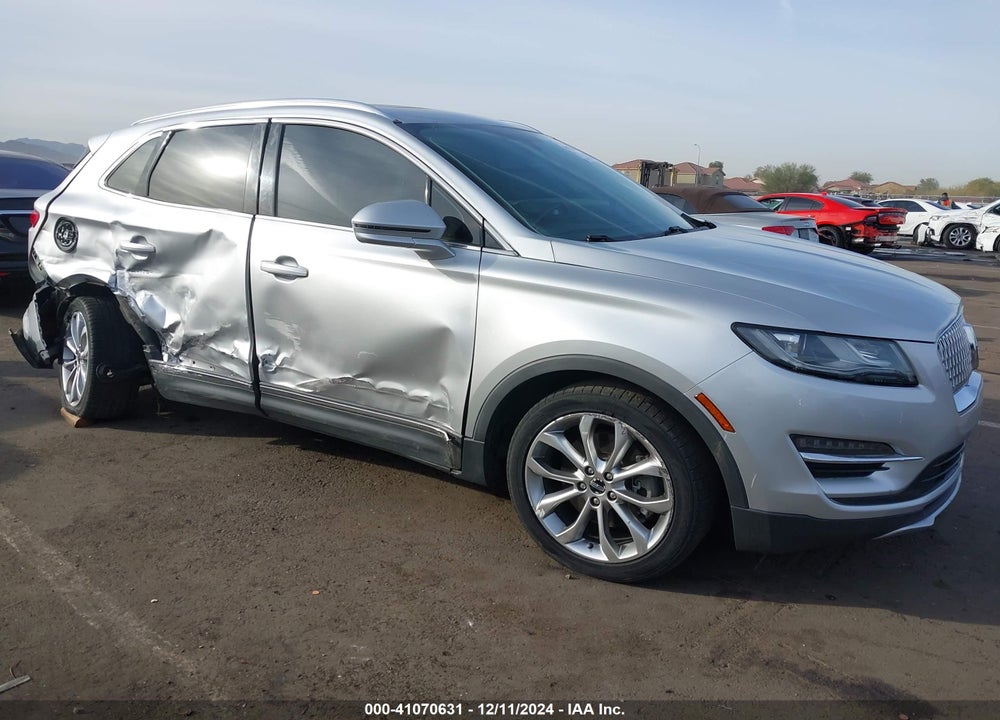 2019 LINCOLN MKC SELECT VIN: 5LMCJ2C97KUL30495