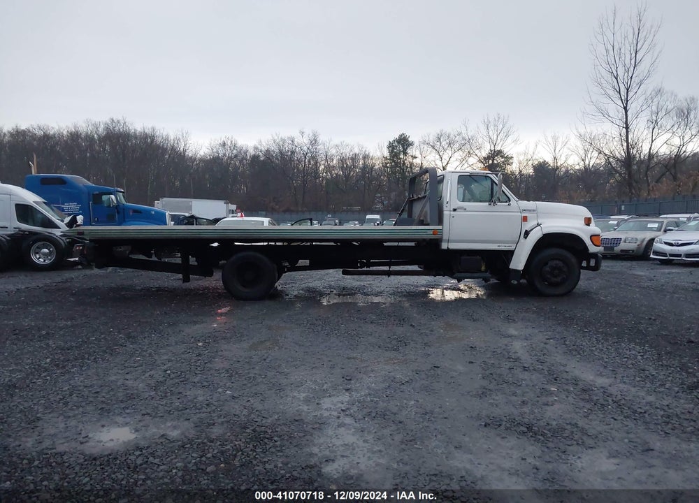 1998 FORD F800 VIN: 1FDNF80C2WVA20710