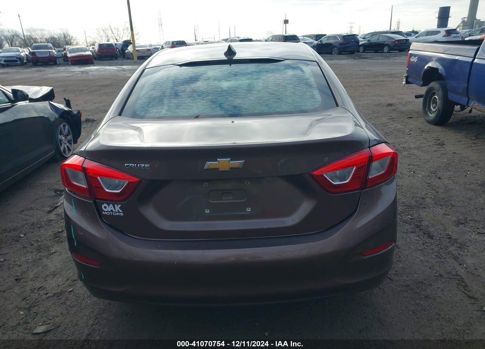 2019 CHEVROLET CRUZE VIN: 1G1BC5SM0K7126794