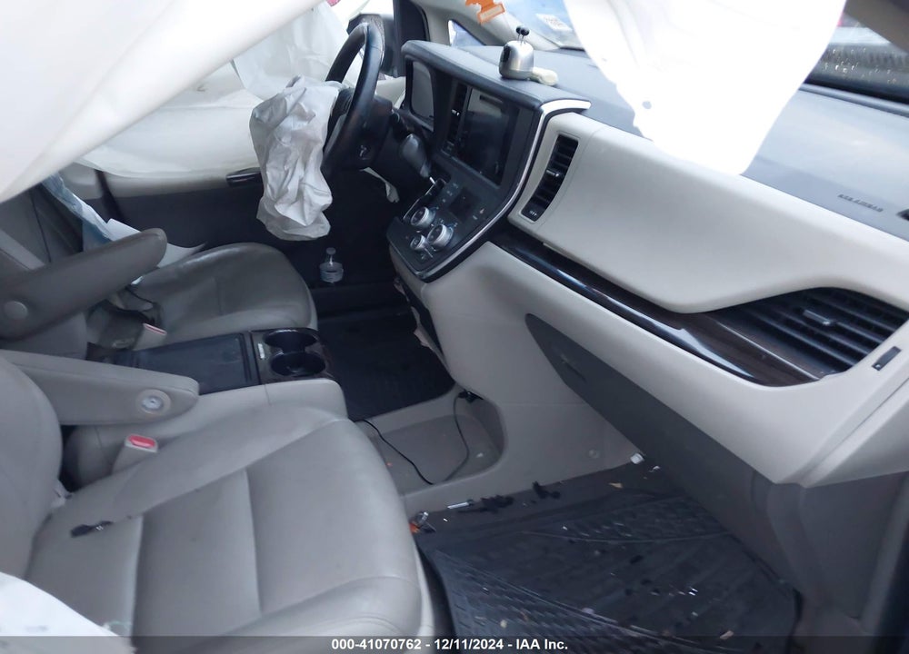 2015 TOYOTA SIENNA XLE LIMITED VIN: 5TDYK3DC0FS533670