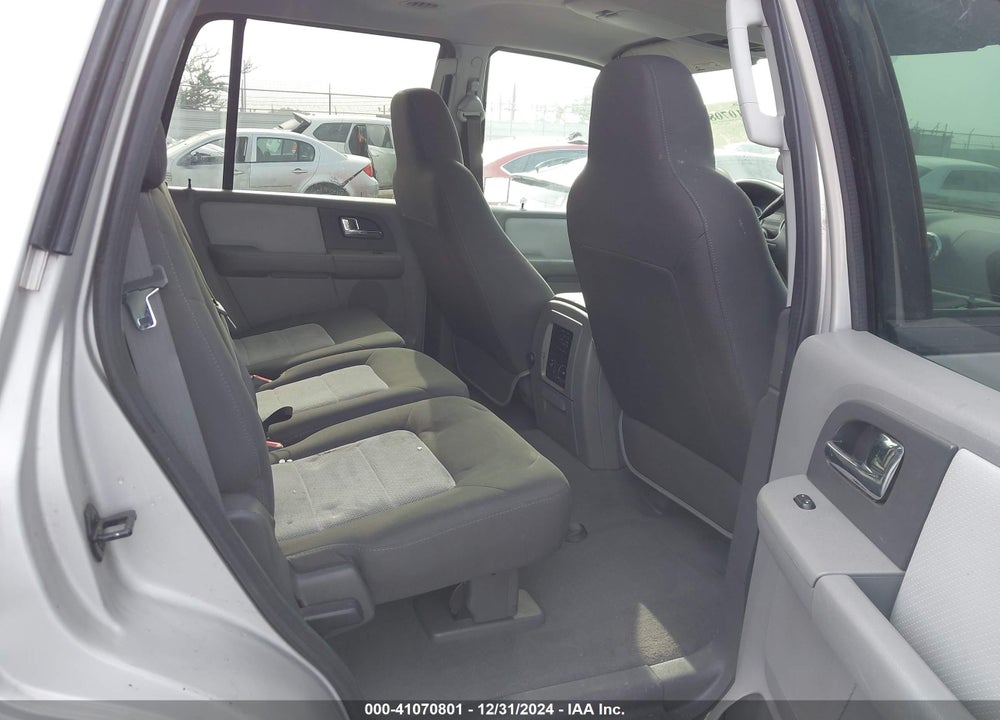 2005 FORD EXPEDITION XLT VIN: 1FMPU15555LA01577