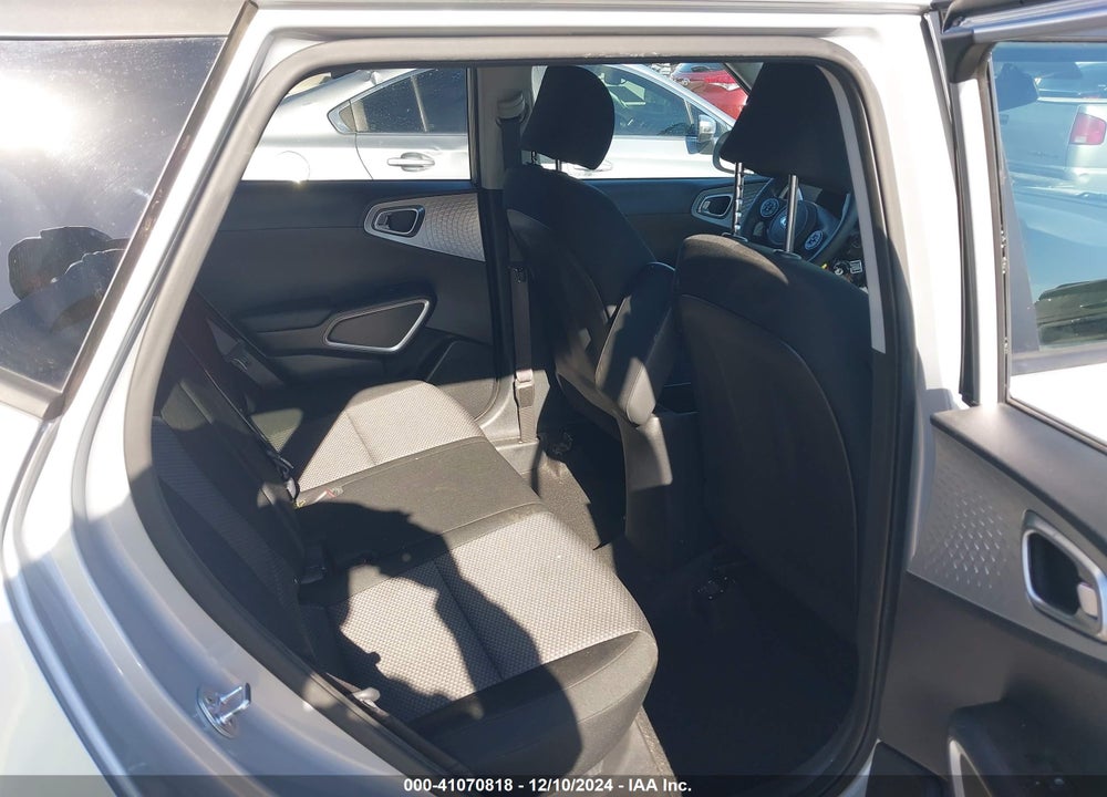 2020 KIA SOUL LX VIN: KNDJ23AU2L7716802