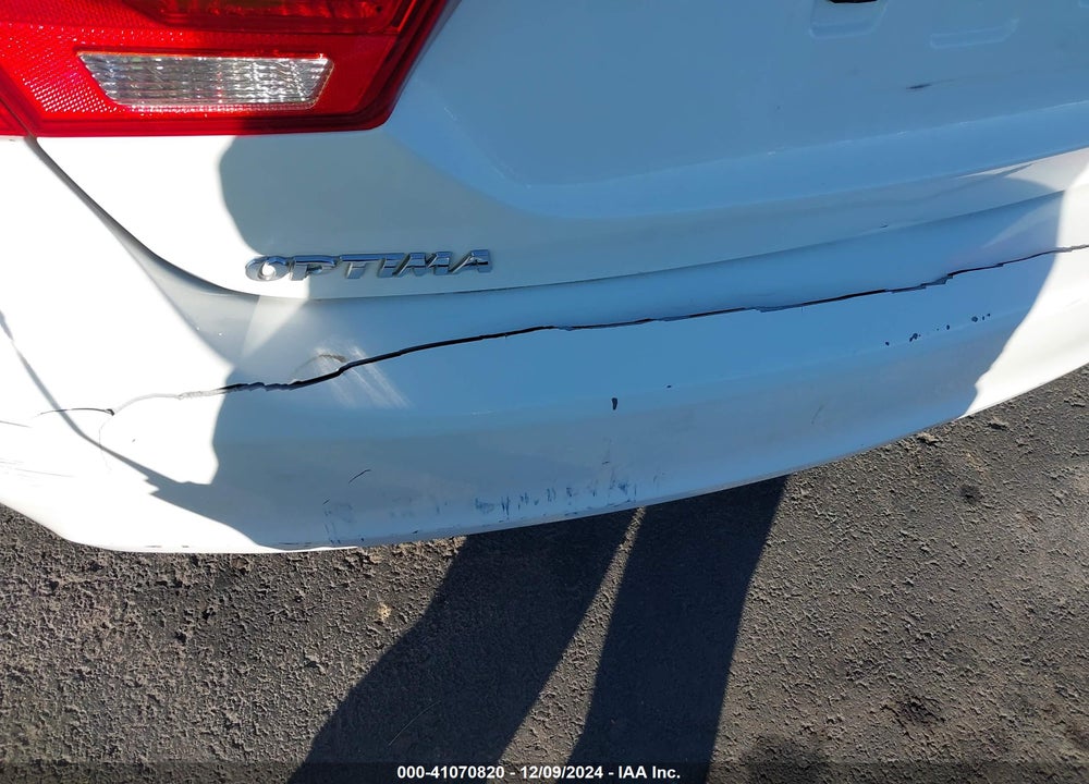 2010 KIA OPTIMA LX VIN: KNAGG4A81A5409793