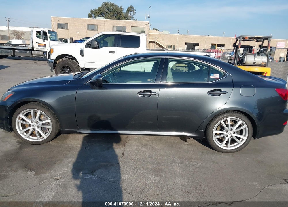 2007 LEXUS IS 350 VIN: JTHBE262X72008344