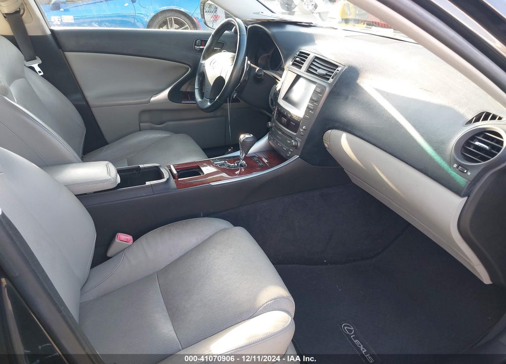 2007 LEXUS IS 350 VIN: JTHBE262X72008344