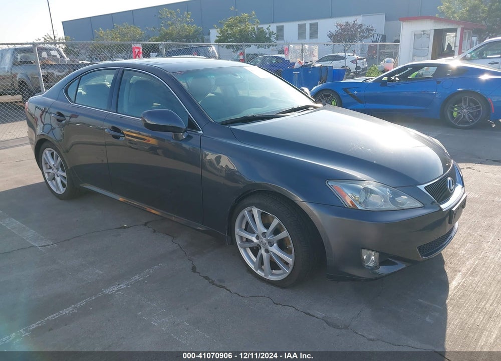 2007 LEXUS IS 350 VIN: JTHBE262X72008344