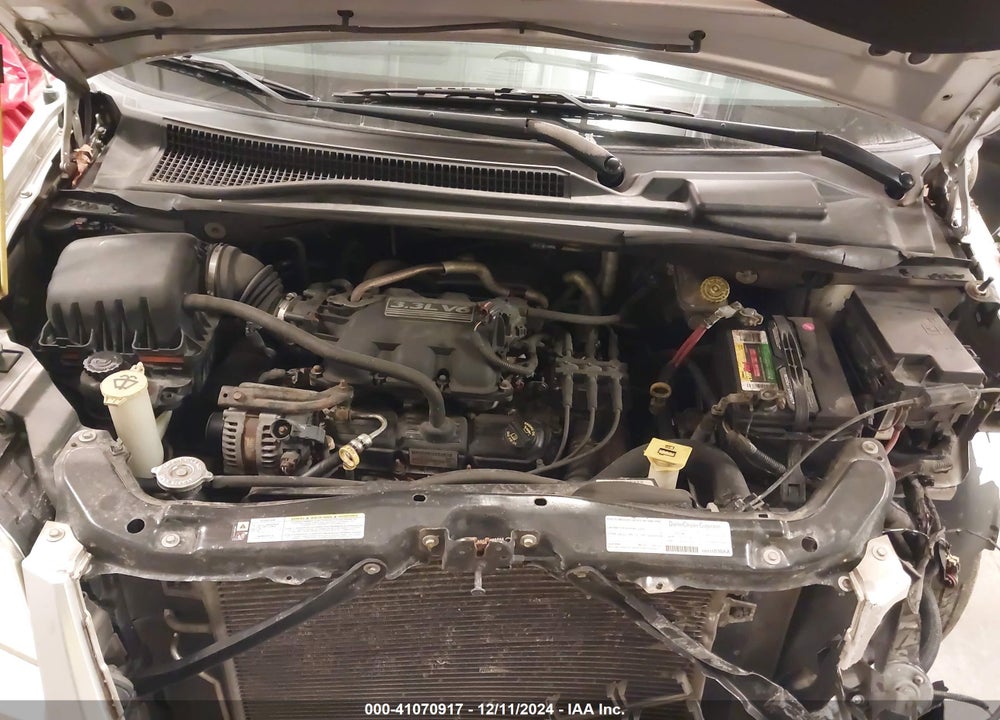 2008 CHRYSLER TOWN & COUNTRY VIN: 2A8HR44H18R641085