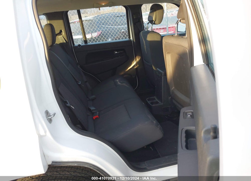 2011 JEEP LIBERTY SPORT VIN: 1J4PN2GK4BW580656