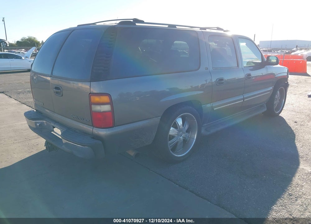 2001 CHEVROLET SUBURBAN 1500 LT VIN: 3GNEC16T31G136406