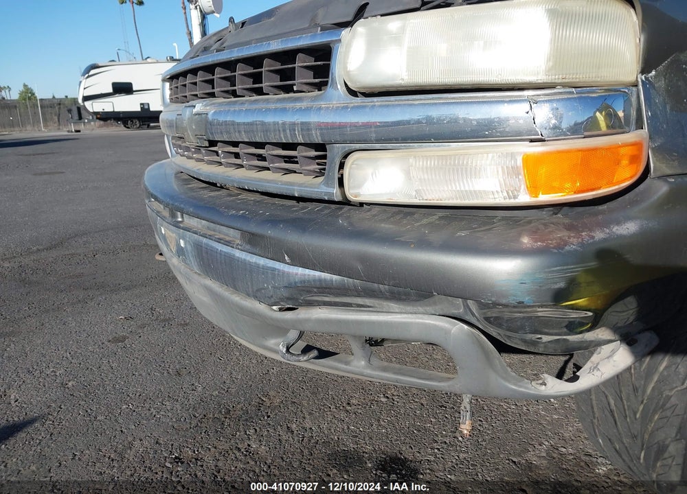 2001 CHEVROLET SUBURBAN 1500 LT VIN: 3GNEC16T31G136406