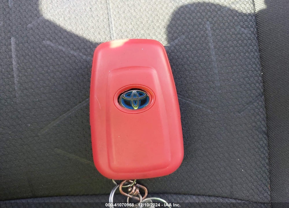 2020 TOYOTA RAV4 HYBRID XLE VIN: 4T3RWRFV4LU004081