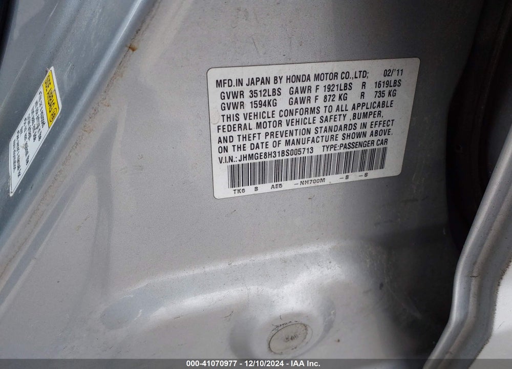 2011 HONDA FIT VIN: JHMGE8H31BS005713