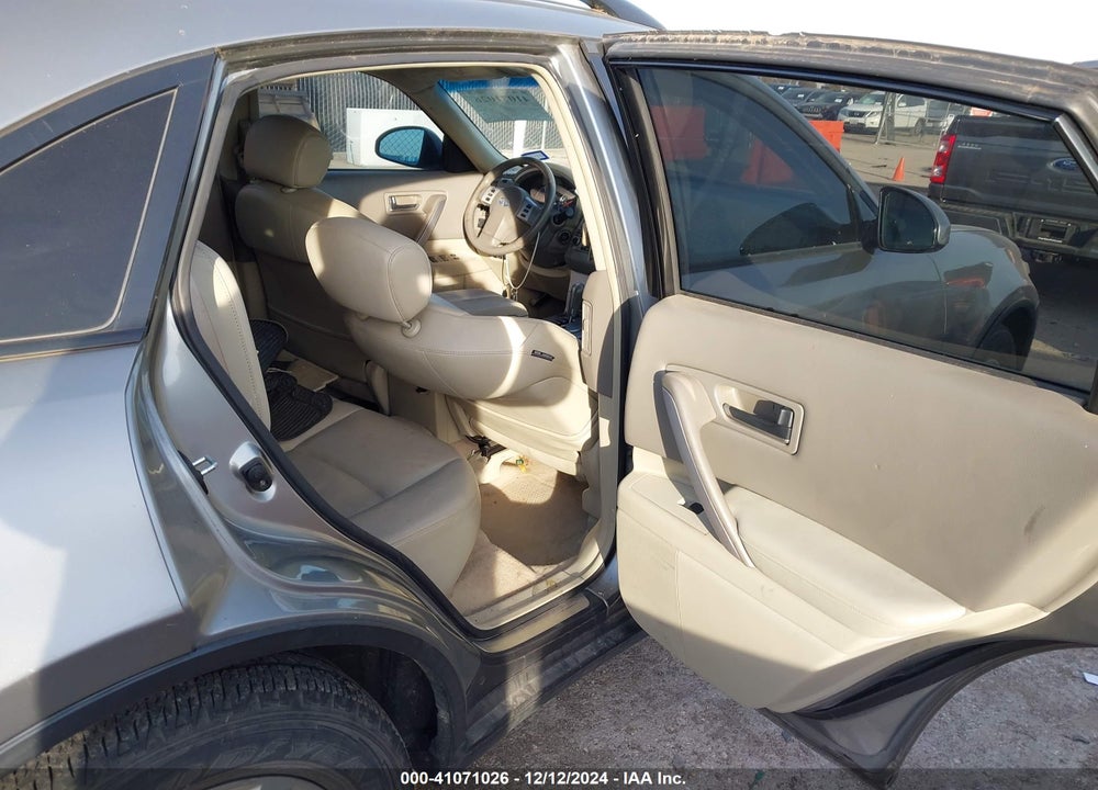 2005 INFINITI FX35 VIN: JNRAS08U15X110365
