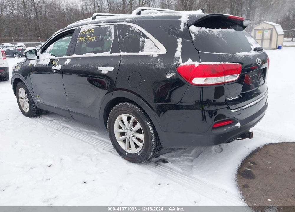2016 KIA SORENTO 2.4L LX VIN: 5XYPGDA31GG034530