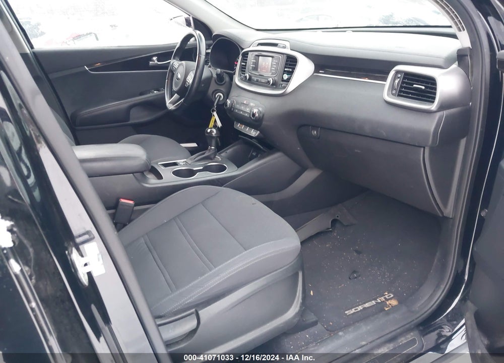 2016 KIA SORENTO 2.4L LX VIN: 5XYPGDA31GG034530