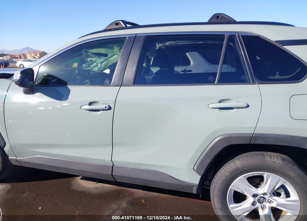 2019 TOYOTA RAV4 XLE VIN: JTMW1RFV0KD505644