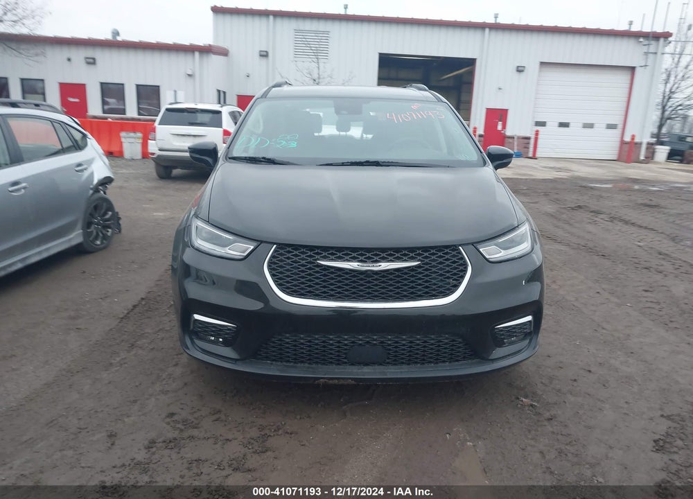 2022 CHRYSLER PACIFICA TOURING L VIN: 2C4RC1BG9NR197665