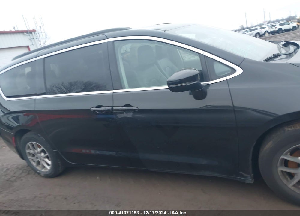 2022 CHRYSLER PACIFICA TOURING L VIN: 2C4RC1BG9NR197665