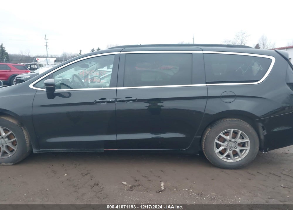 2022 CHRYSLER PACIFICA TOURING L VIN: 2C4RC1BG9NR197665