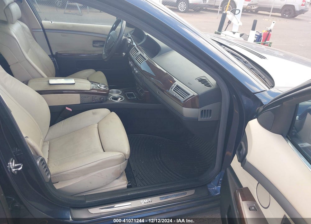 2008 BMW 750LI VIN: WBAHN83548DT83470