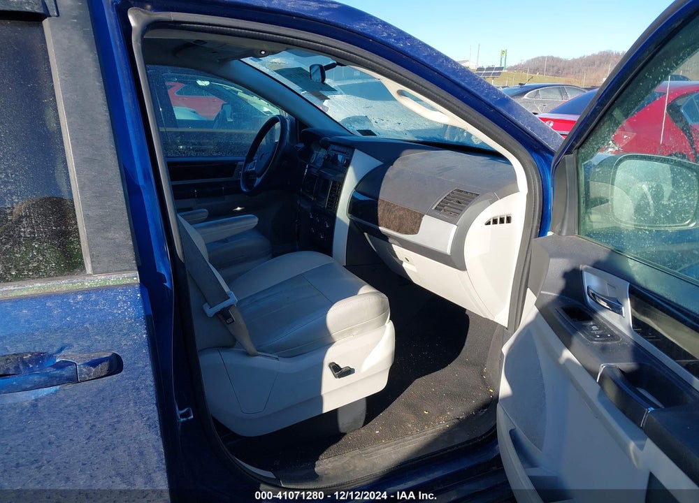 2010 DODGE GRAND CARAVAN SXT VIN: 2D4RN5DX3AR364629