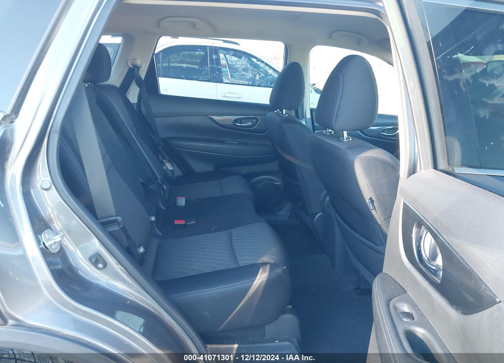 2017 NISSAN ROGUE SV VIN: 5N1AT2MT9HC823205