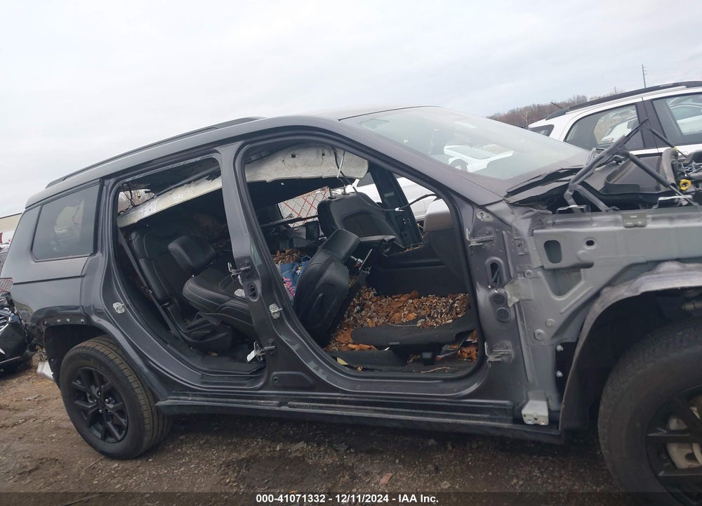 2024 JEEP GRAND CHEROKEE L ALTITUDE 4X4 VIN: 1C4RJKAG3R8534717