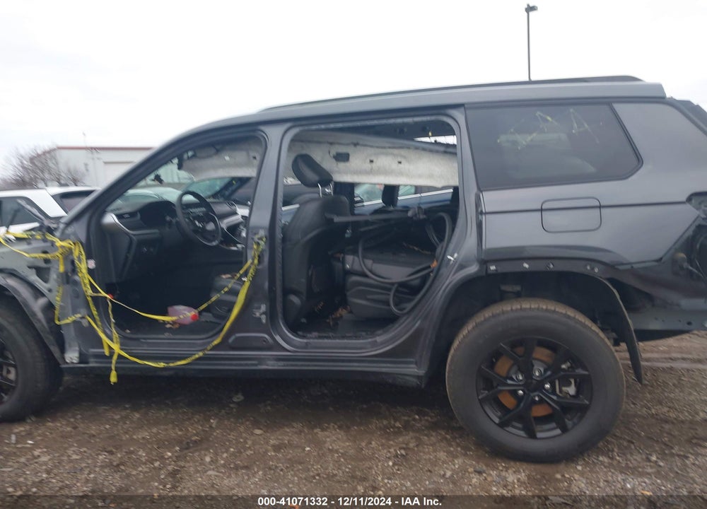 2024 JEEP GRAND CHEROKEE L ALTITUDE 4X4 VIN: 1C4RJKAG3R8534717